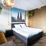 Hotel Onderwijshotel De Rooi Pannen 3*