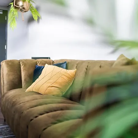 Onderwijshotel De Rooi Pannen 3* Αϊντχόφεν