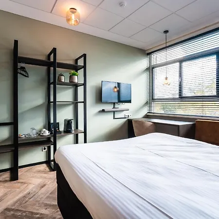 Onderwijshotel De Rooi Pannen 3* Αϊντχόφεν