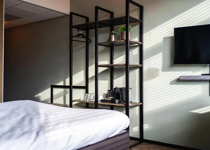 Ξενοδοχείο Onderwijshotel De Rooi Pannen 3*