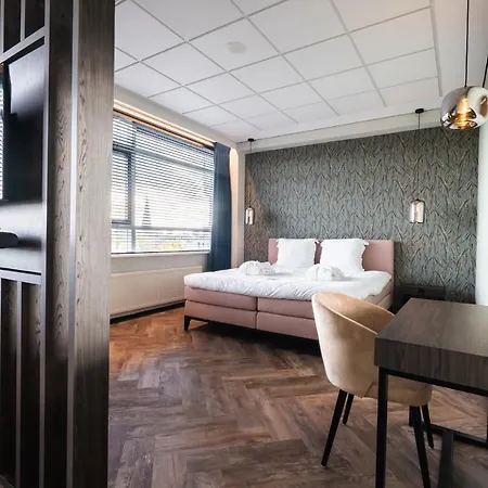 Onderwijshotel De Rooi Pannen 3*