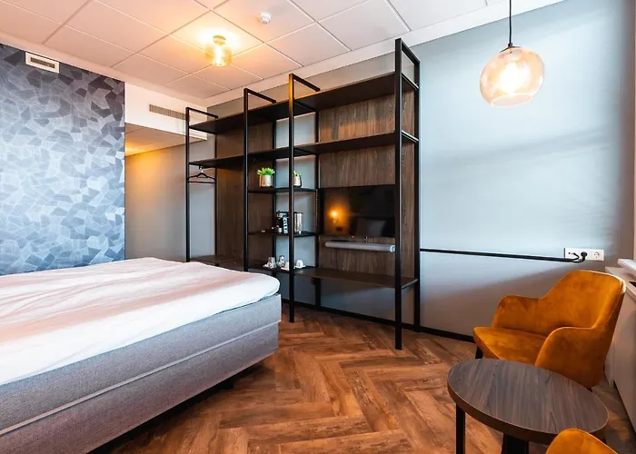 Onderwijshotel De Rooi Pannen 酒店 3*