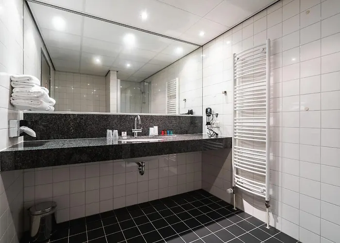 Onderwijshotel De Rooi Pannen 酒店 埃因霍温