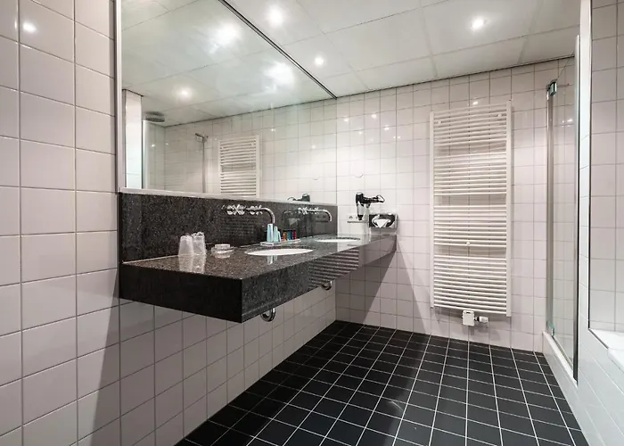 Onderwijshotel De Rooi Pannen 酒店 3*