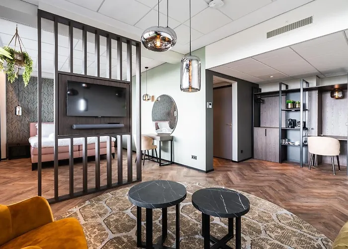 Onderwijshotel De Rooi Pannen 3*