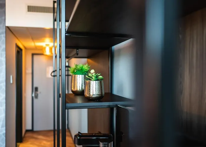 酒店 Onderwijshotel De Rooi Pannen 埃因霍温