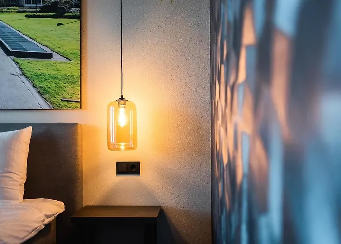 酒店 Onderwijshotel De Rooi Pannen 埃因霍温