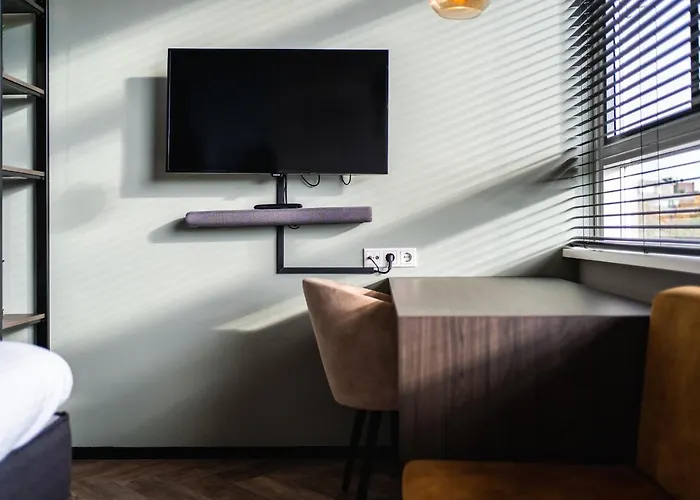 Onderwijshotel De Rooi Pannen Hotel 3*