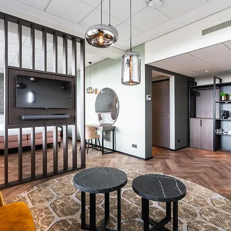 Onderwijshotel De Rooi Pannen 3*